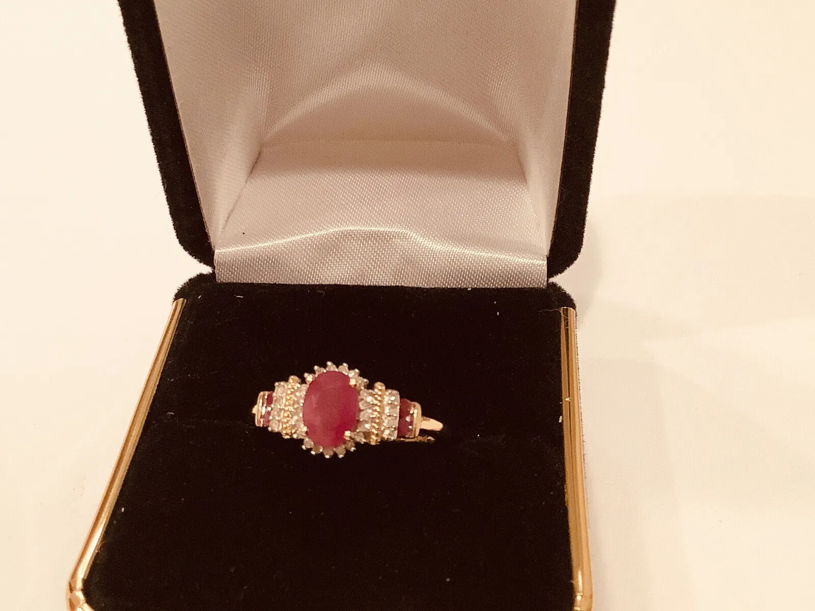 Ruby 1ct, Diamonds, Gemstone Ring - Image 3