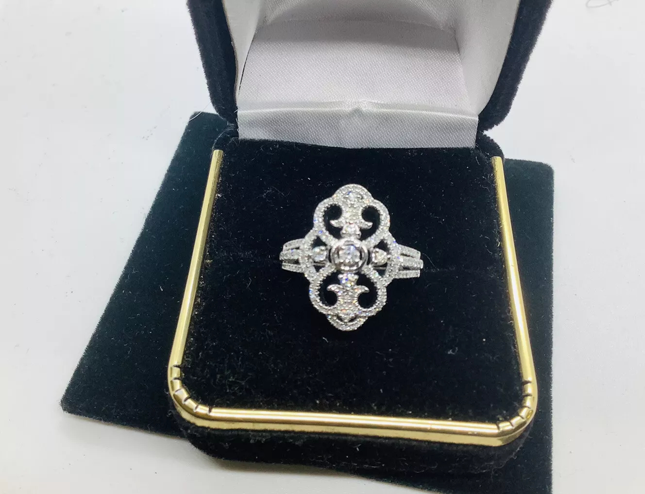 Diamonds, ladies ring - Image 2