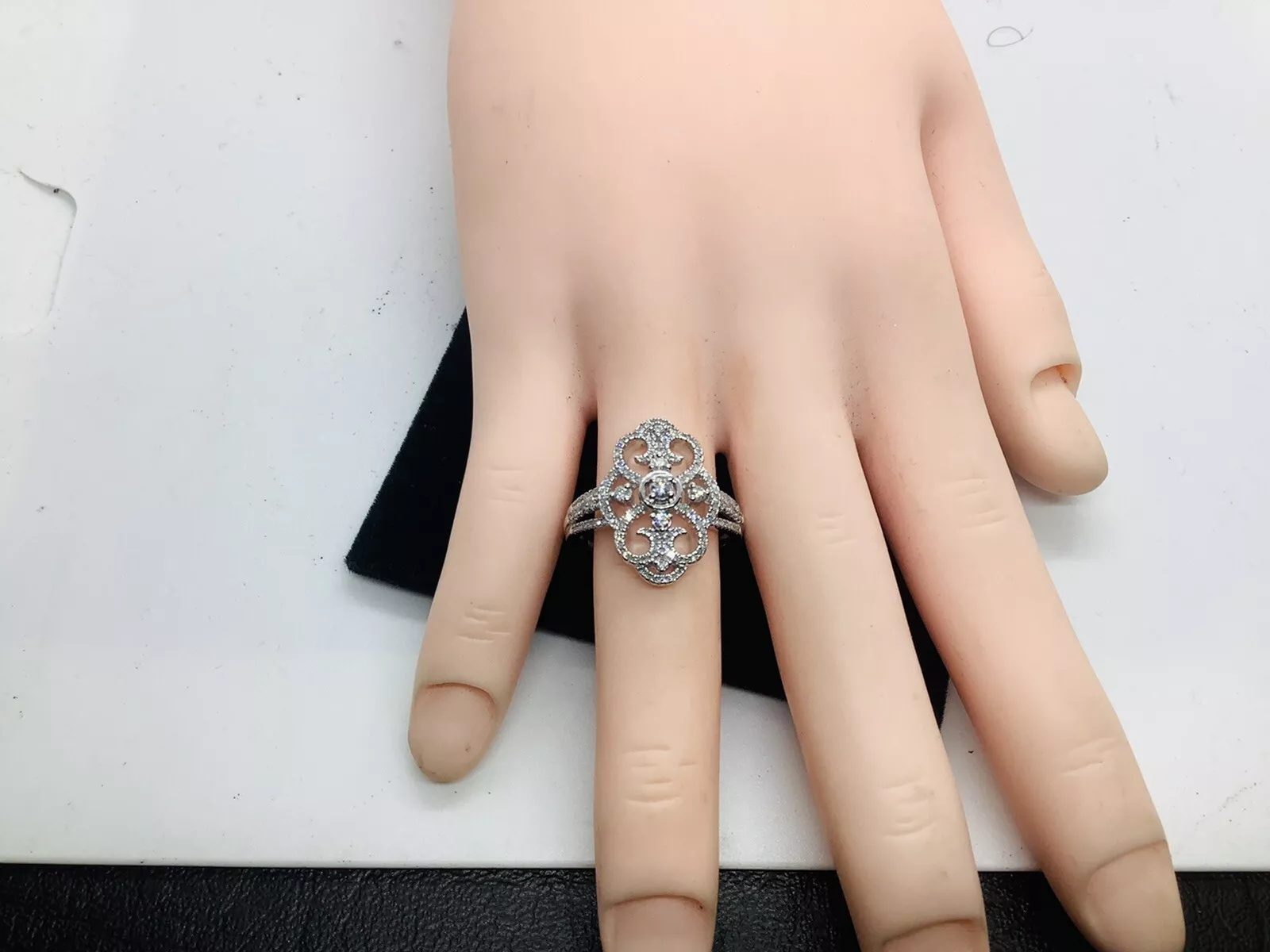 Diamonds, ladies ring - Image 3