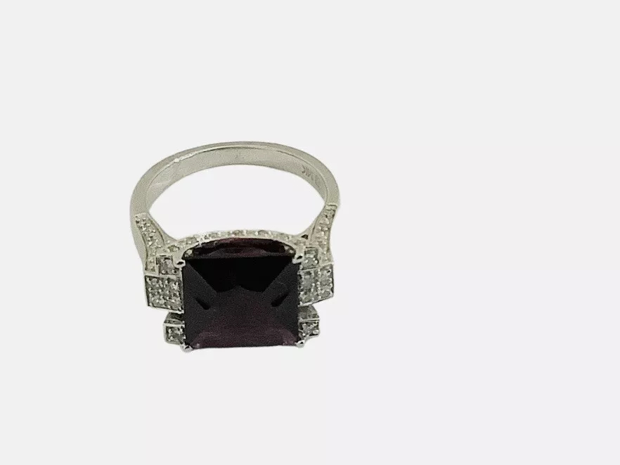 Garnet & Diamond gemstone cocktail ring