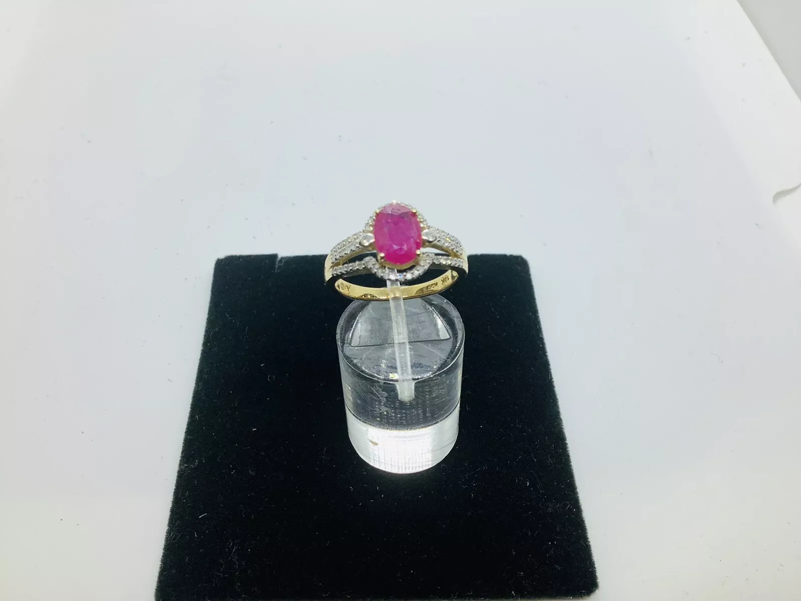 Ruby Diamonds Gemstone Solitaire Ring .1.5ctw - Image 4