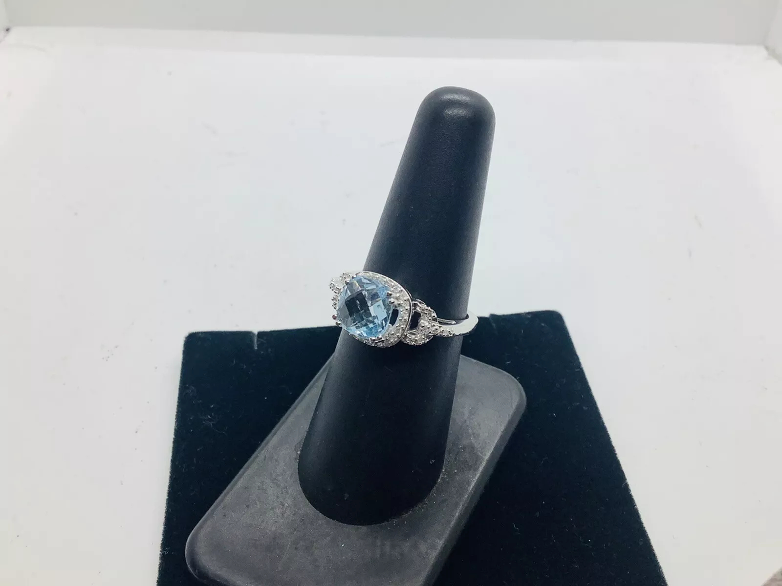 Blue Topaz Gemstone Ring - Image 2