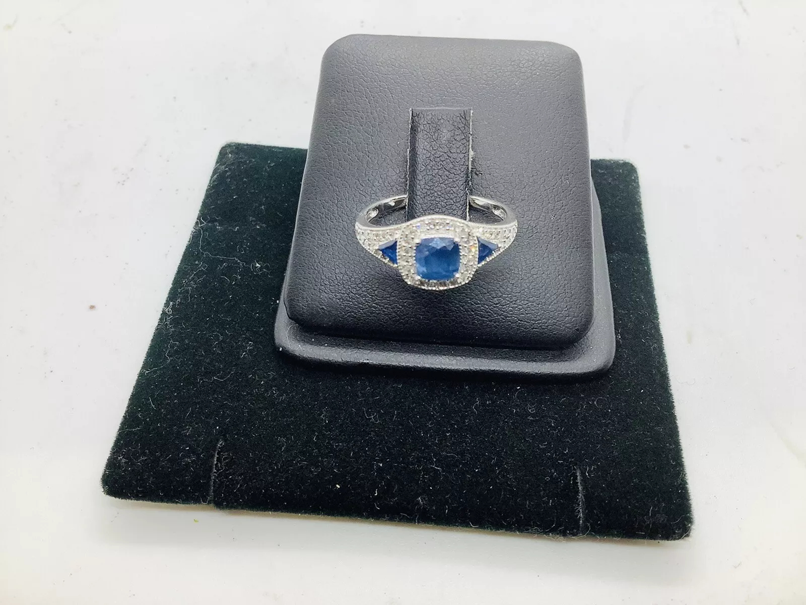 Sapphire, diamonds, gemstone ring - Image 2