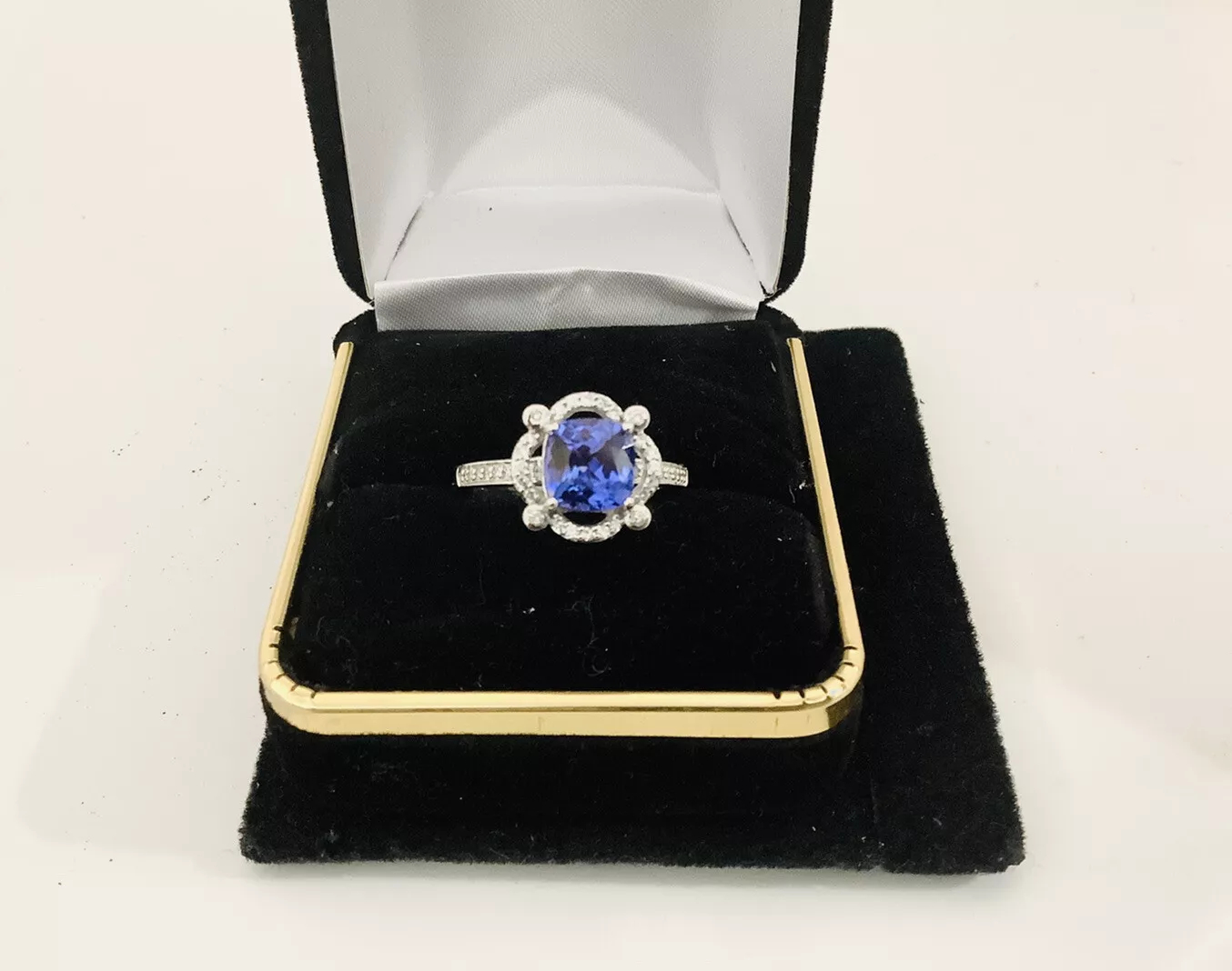 Majestic Tanzanite Gemstone Ring