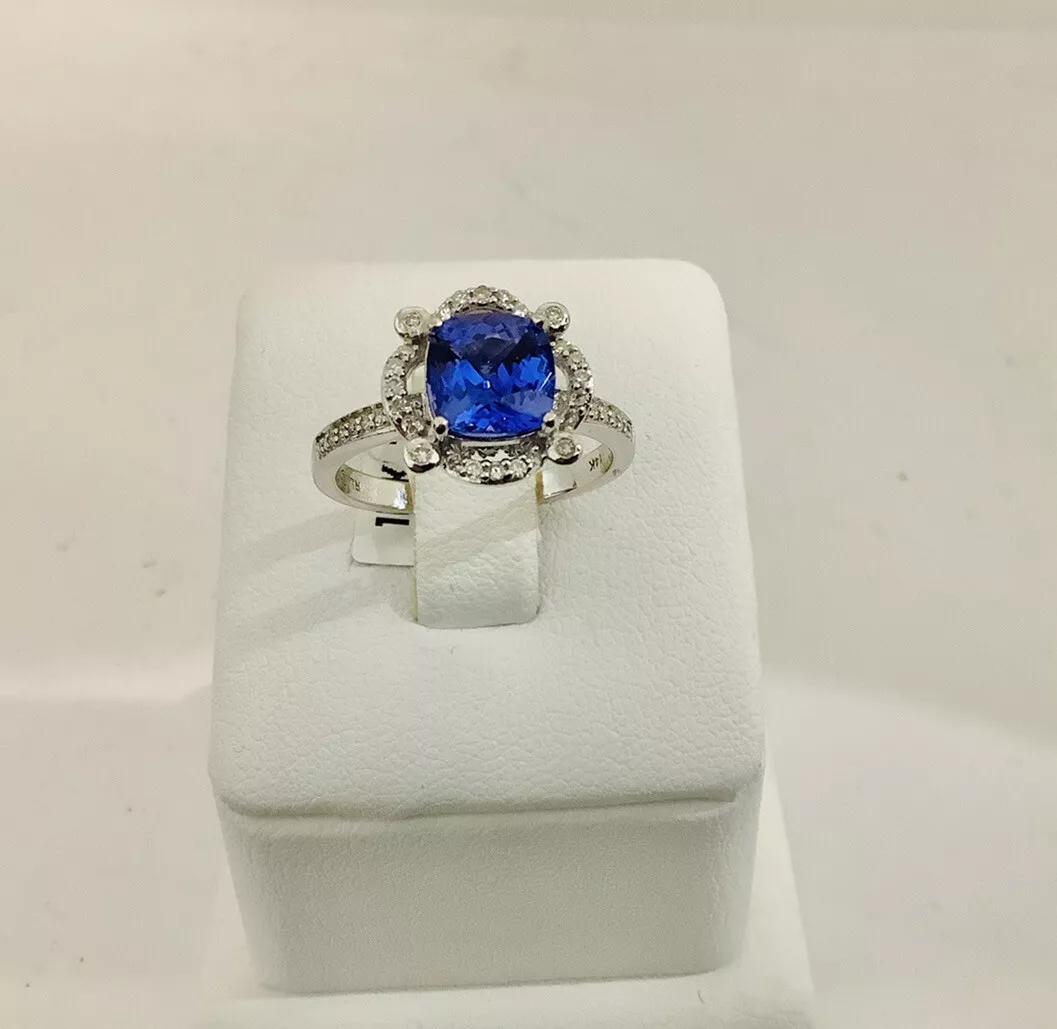 Majestic Tanzanite Gemstone Ring - Image 2