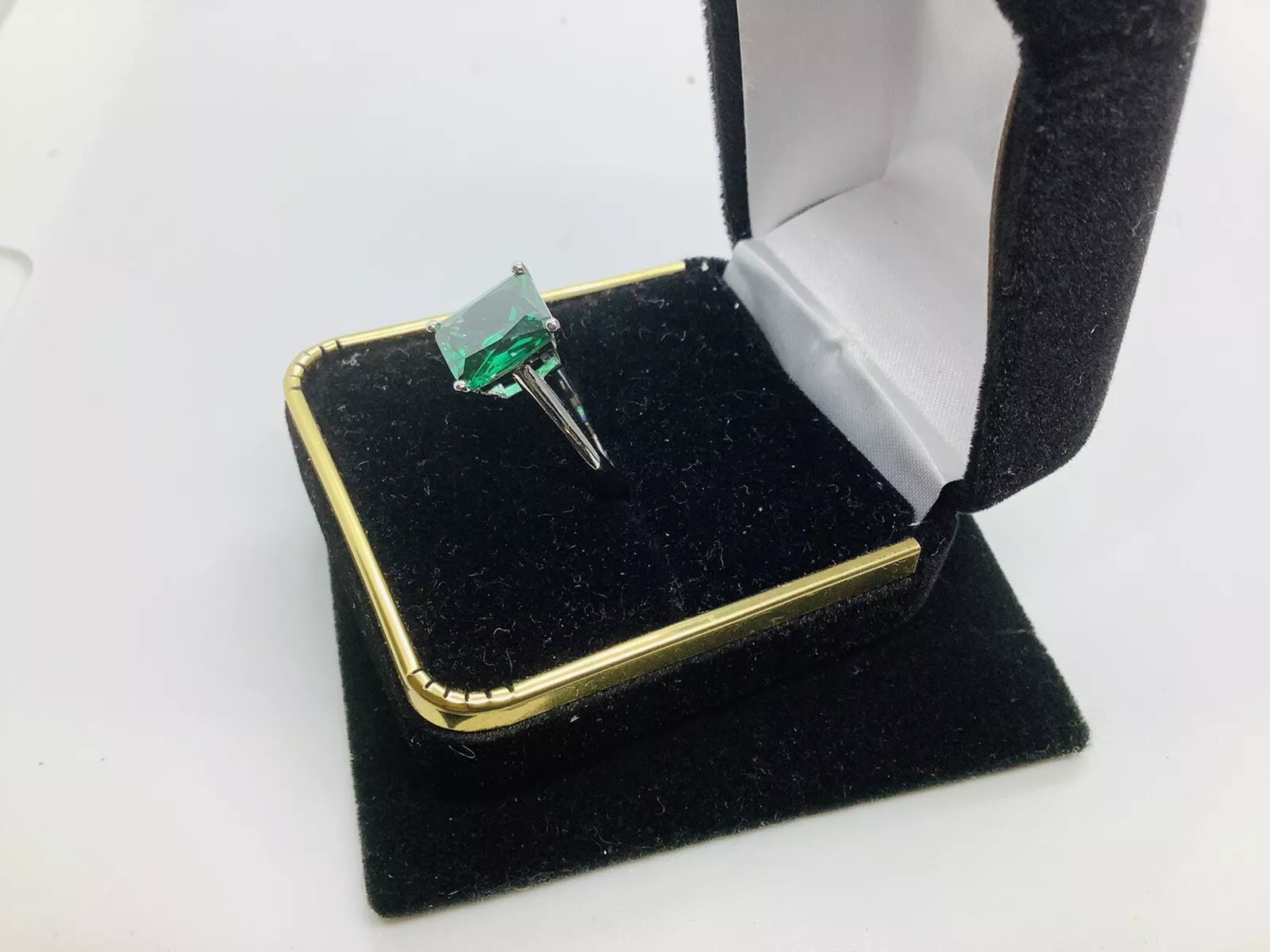 3ct Chrome Diopside Gemstone Ring - Image 3