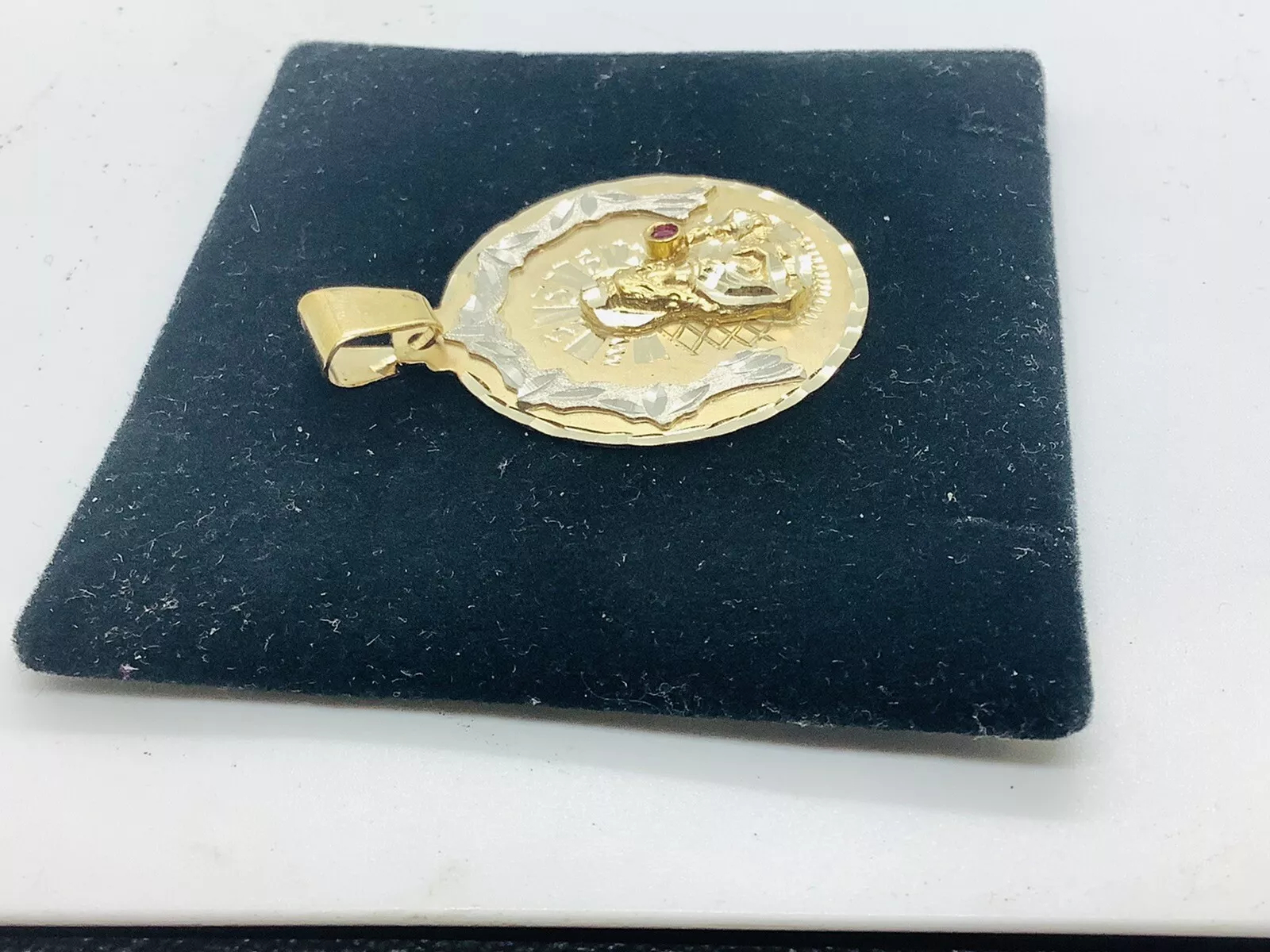 large round Santa Barbara pendant - Image 2
