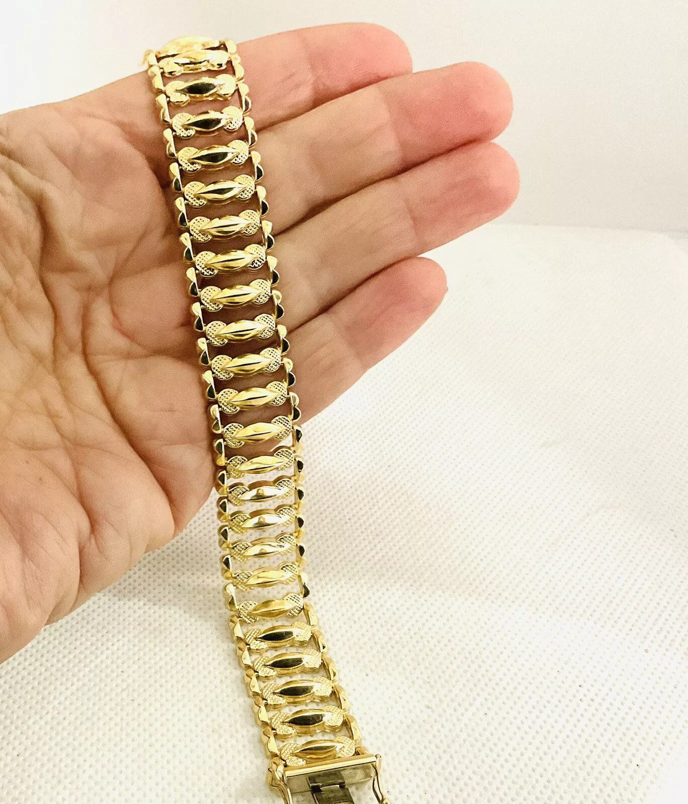 Italian Gold Etched Cut Statement Bracelet 7.5” - Image 5