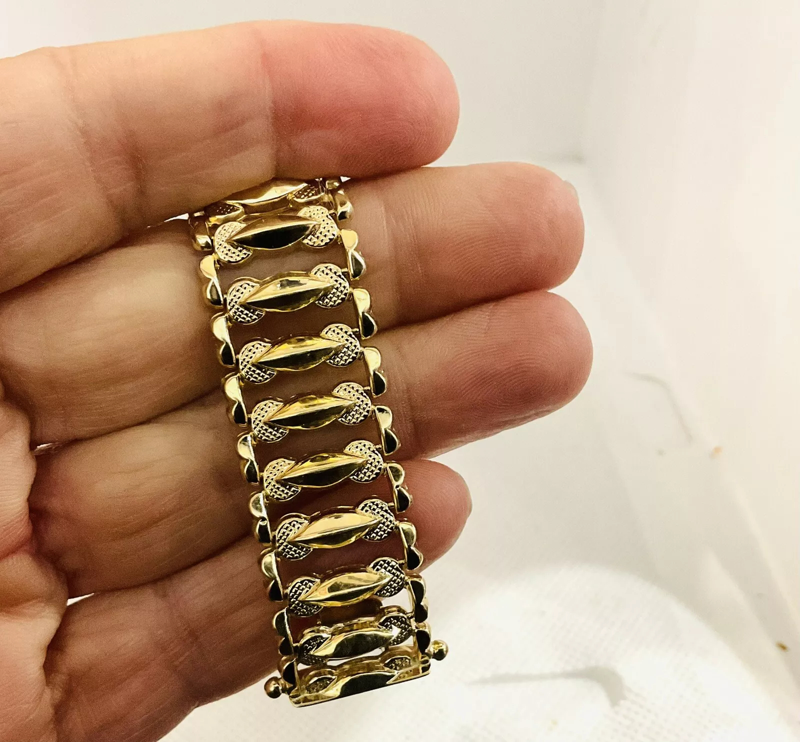 Italian Gold Etched Cut Statement Bracelet 7.5” - Image 6